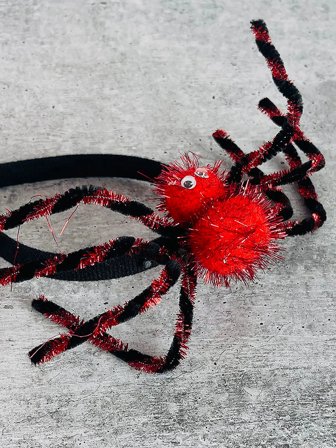 Little Surprise Box Red Spider Long Tentacles Headband Unique Halloween Party Hair Accessory